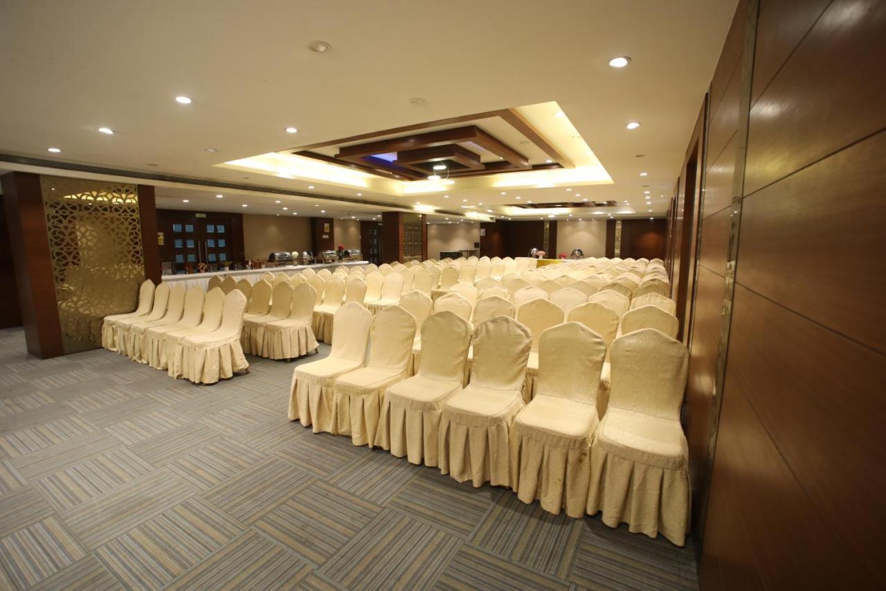 The Byke Suraj Plaza Pure Veg, Thane Eksteriør bilde