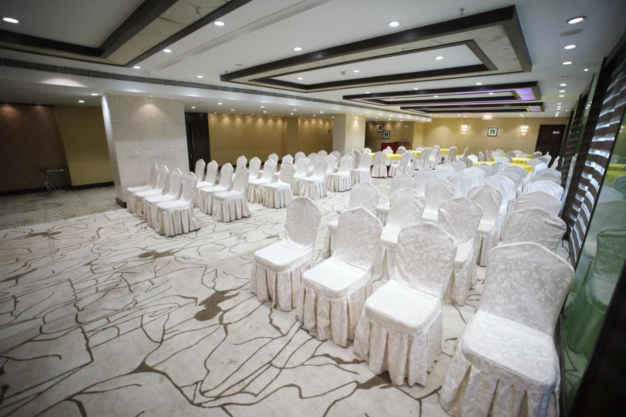 The Byke Suraj Plaza Pure Veg, Thane Eksteriør bilde