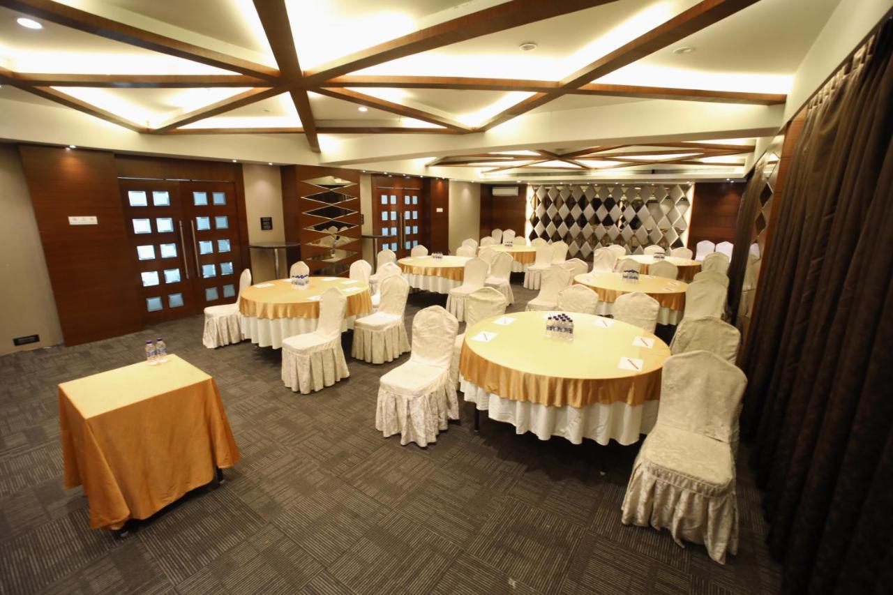 The Byke Suraj Plaza Pure Veg, Thane Eksteriør bilde