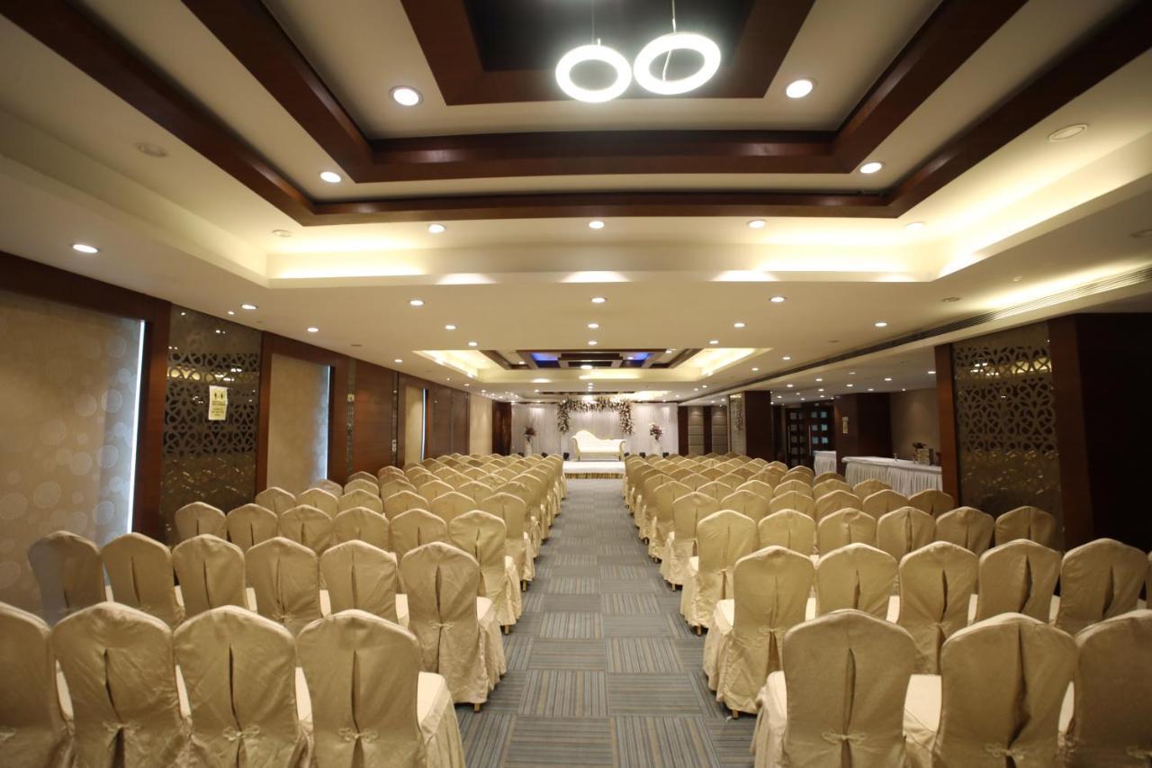 The Byke Suraj Plaza Pure Veg, Thane Eksteriør bilde