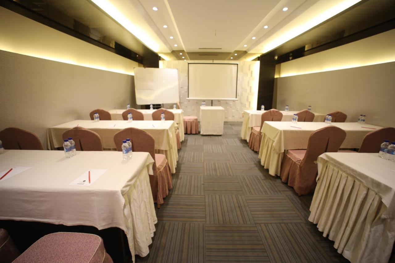 The Byke Suraj Plaza Pure Veg, Thane Eksteriør bilde
