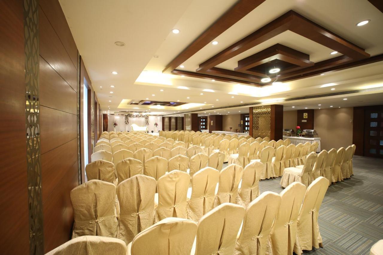 The Byke Suraj Plaza Pure Veg, Thane Eksteriør bilde