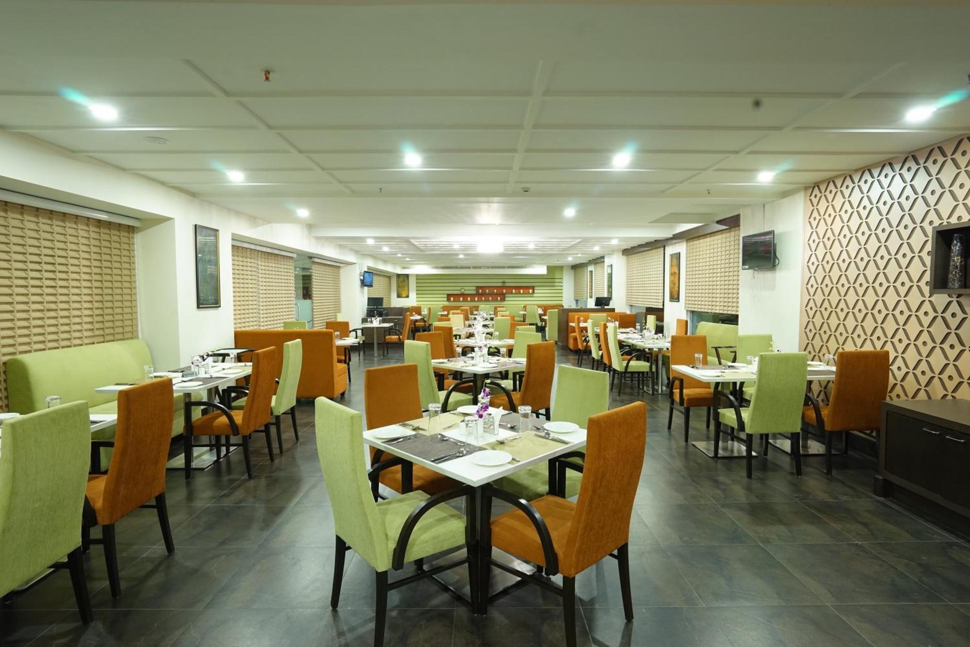 The Byke Suraj Plaza Pure Veg, Thane Eksteriør bilde