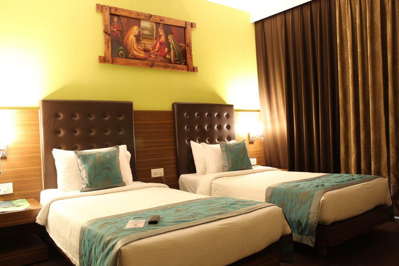 The Byke Suraj Plaza Pure Veg, Thane Eksteriør bilde